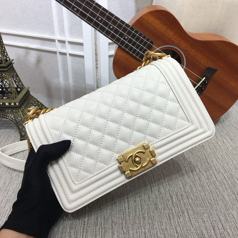 CE-Pearl chain bag