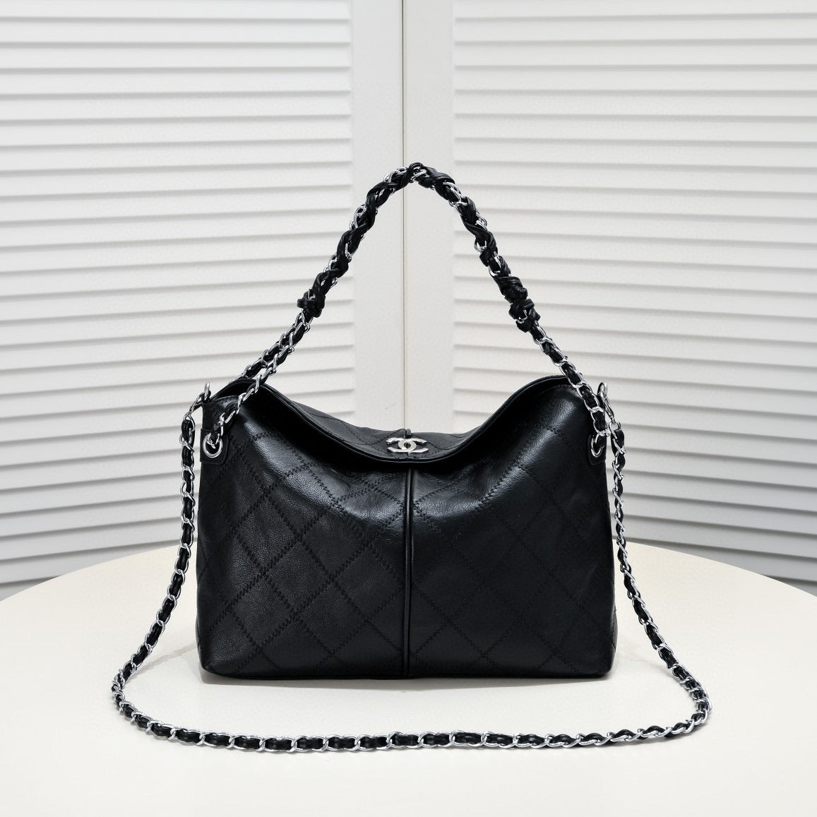 CE-Medieval black silver armpit tote