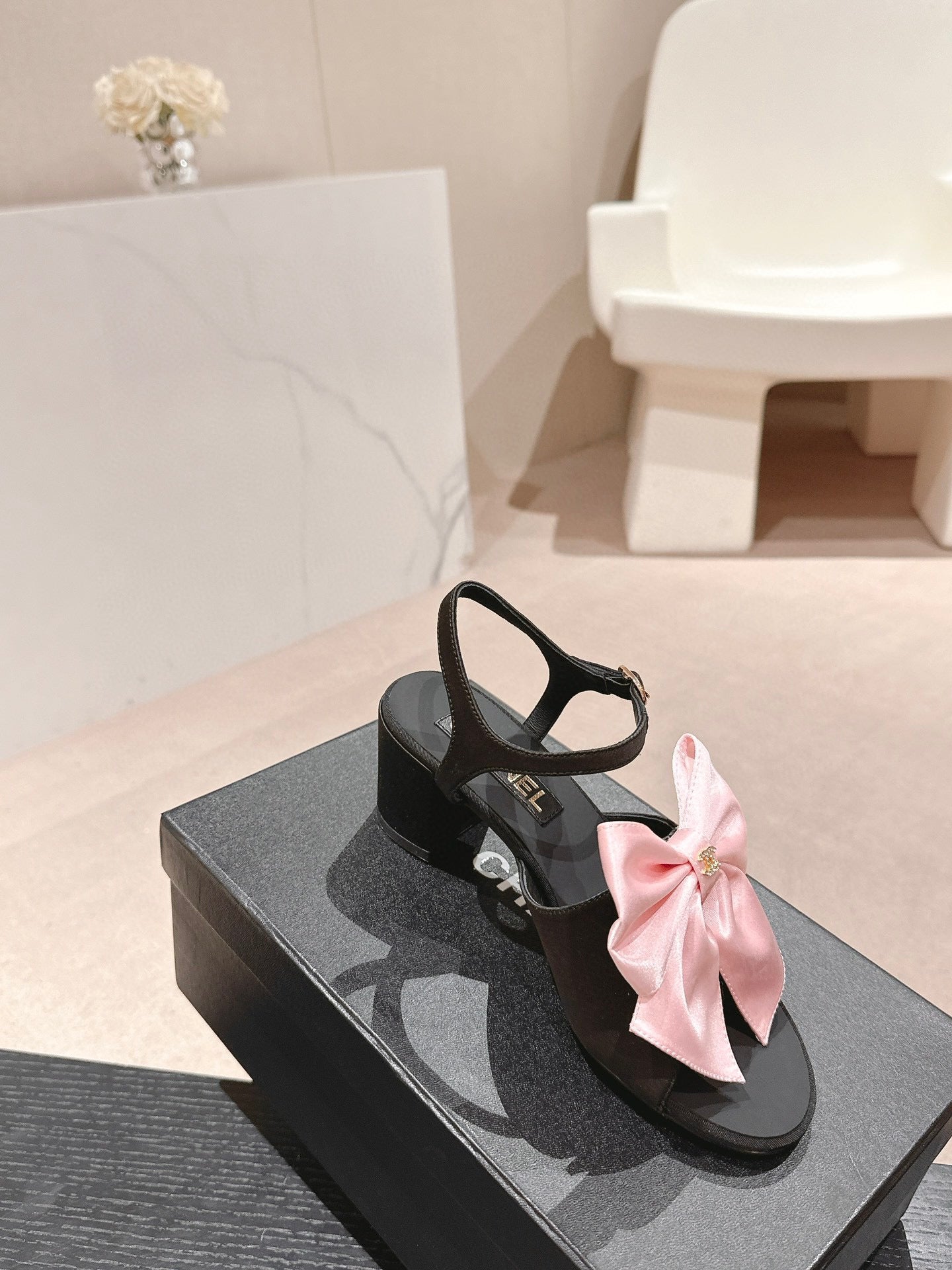 CE-Lady’s Shoes