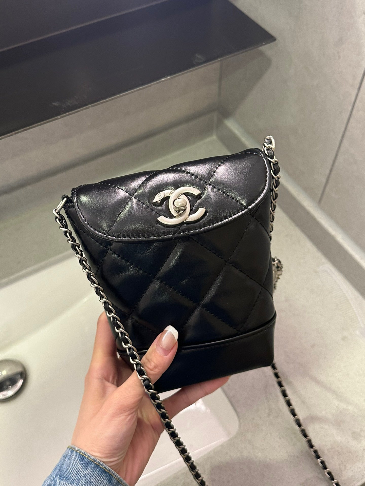 CE-Cowhide black mobile phone bag