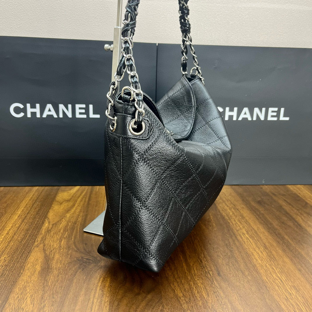 CE-Medieval black silver armpit tote