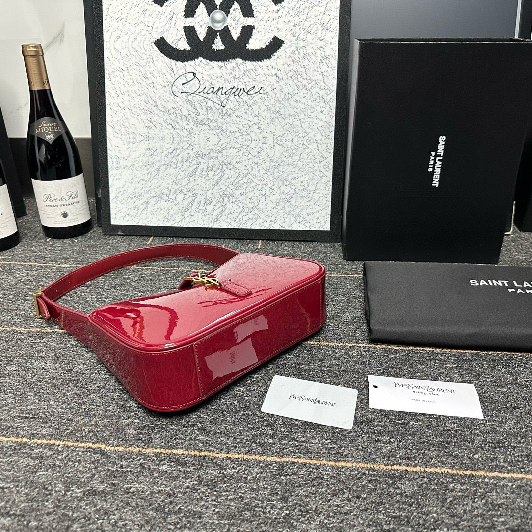 Y-2024 spring and summer new patent leather armpit bag!