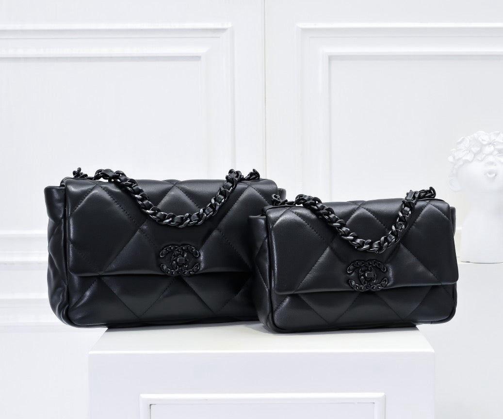 CE-Black sheepskin Handbag
