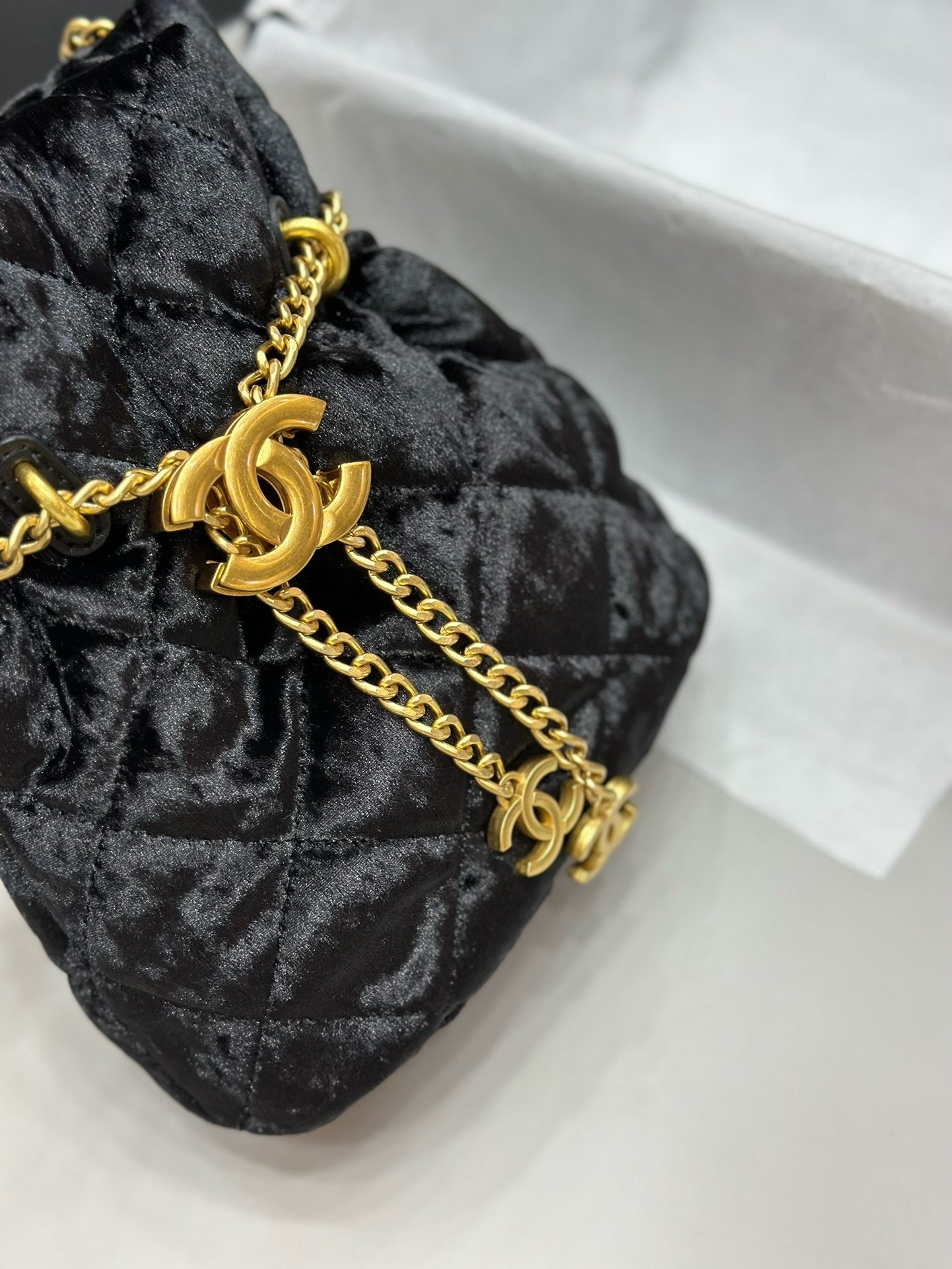 CE-Buckle bucket bag