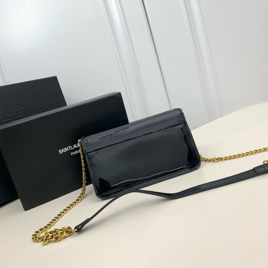 Y-Monogram Bag Trend