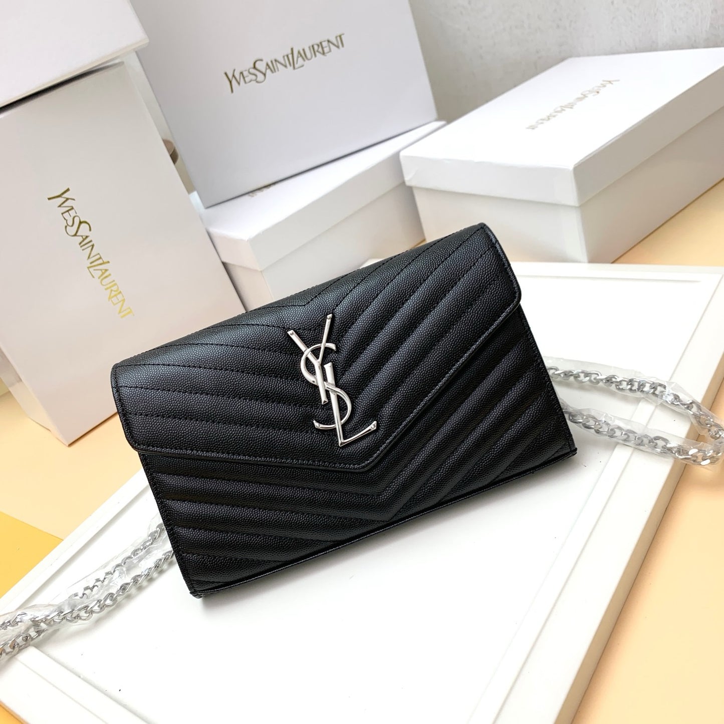 Y-Practical small bag!
