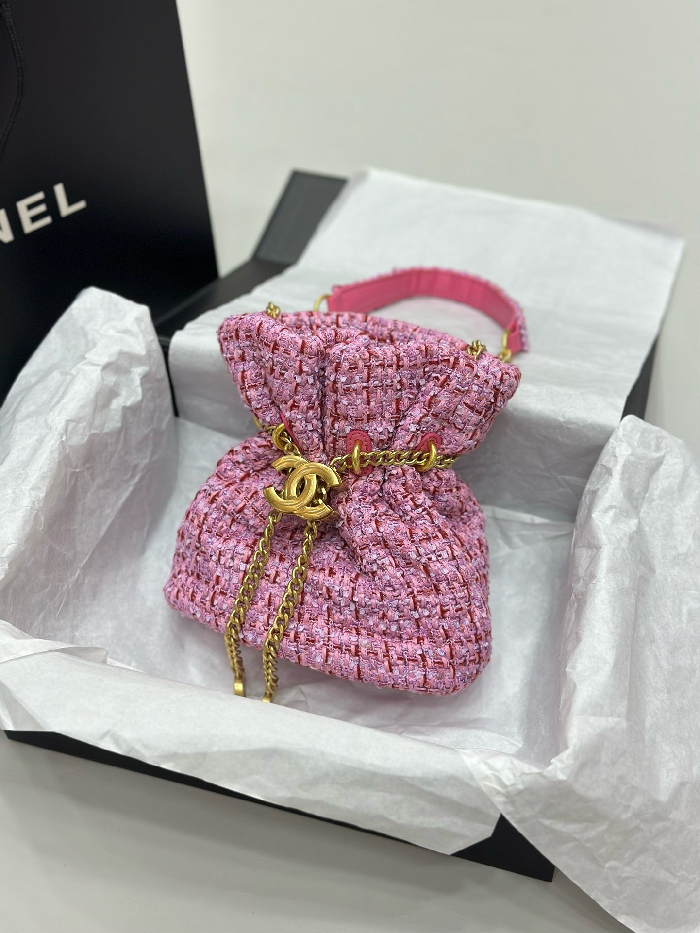 CE-Buckle bucket bag