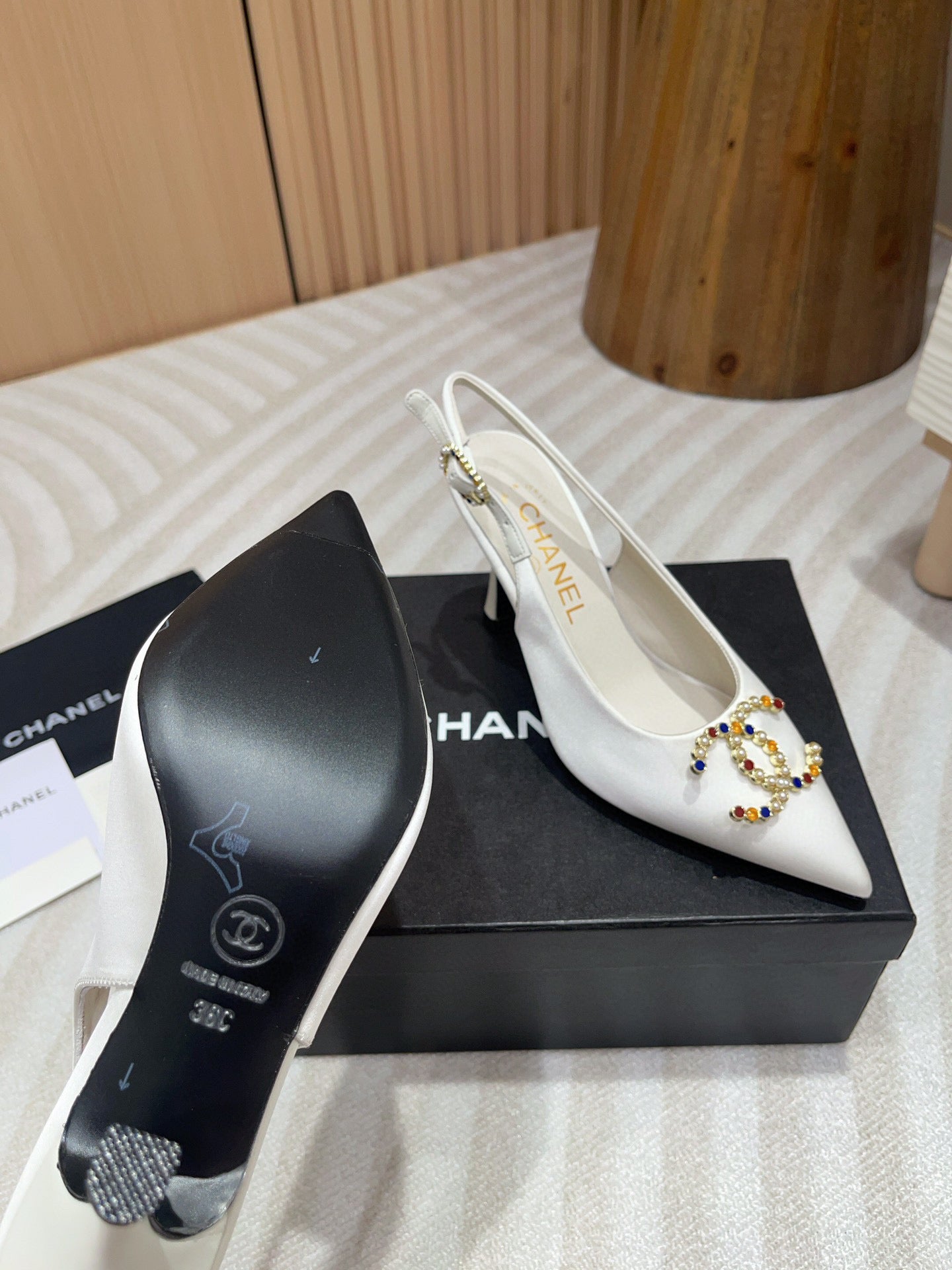 CE-High heel sandals