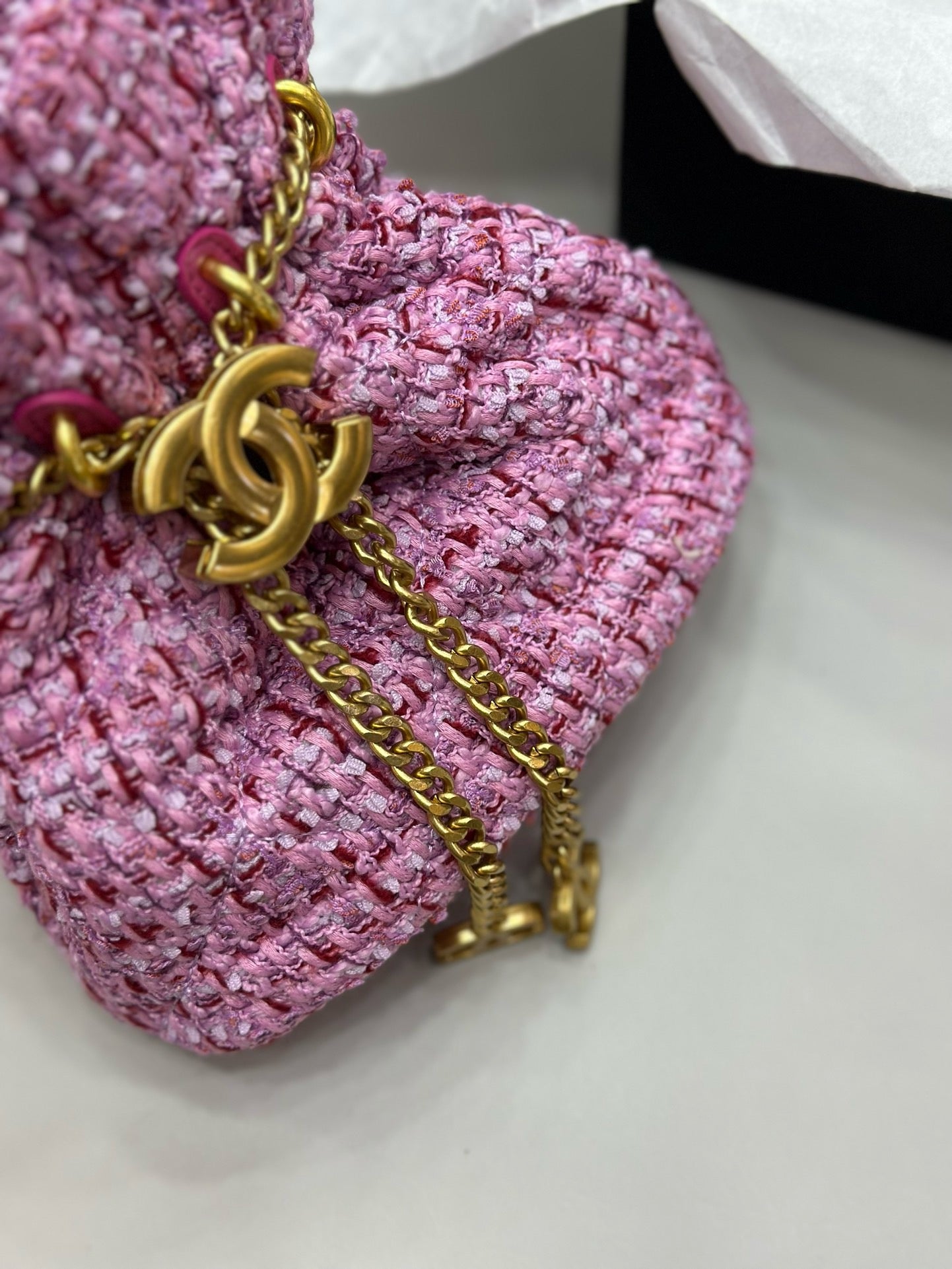 CE-Buckle bucket bag