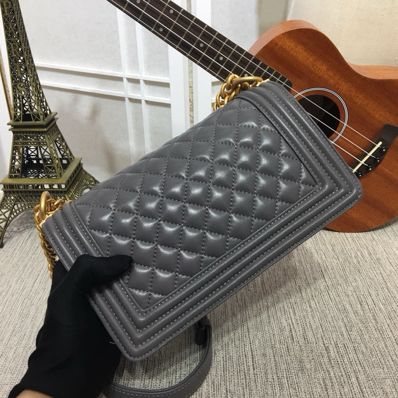 CE-Pearl chain bag