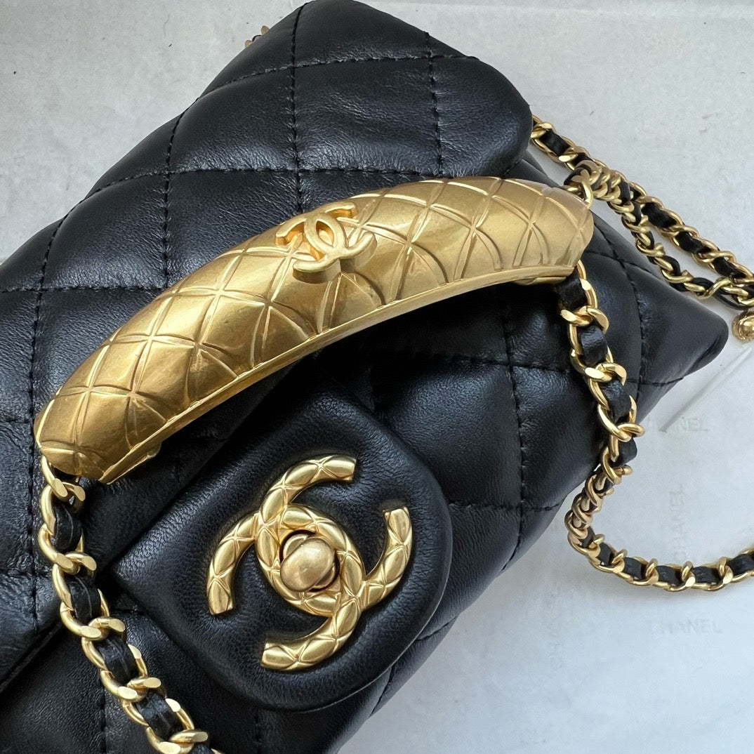 CE-24B’s latest metal adjustable flap bag