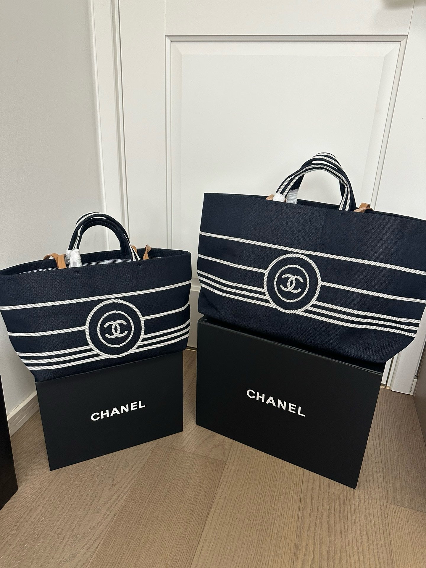 CE-Navy striped beach bag