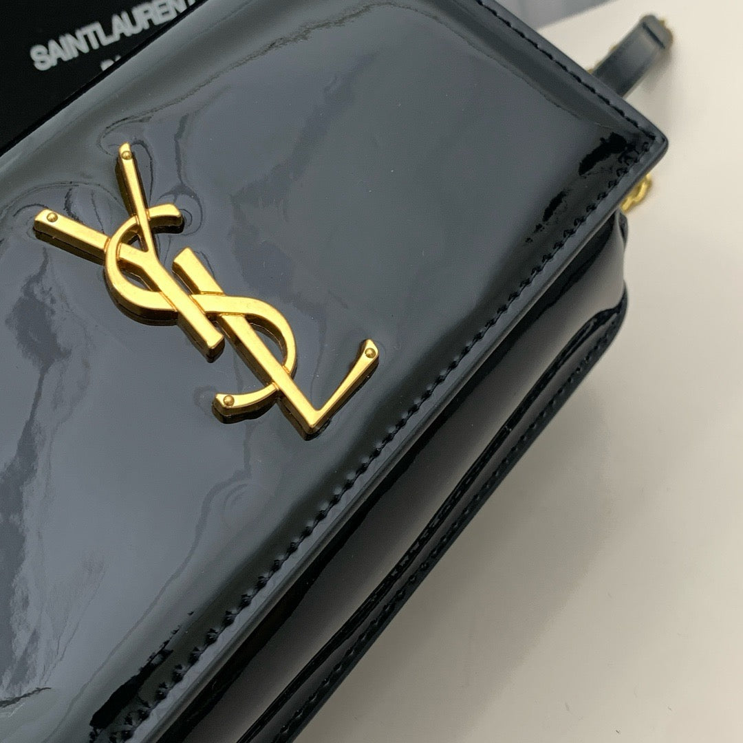 Y-Monogram Bag Trend