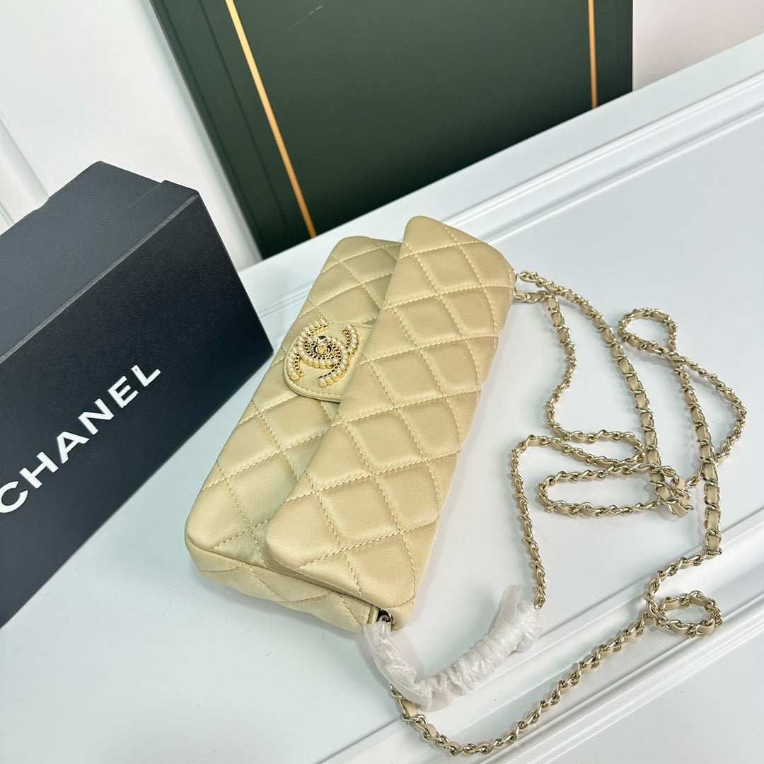 CE-Stunning velvet evening bag