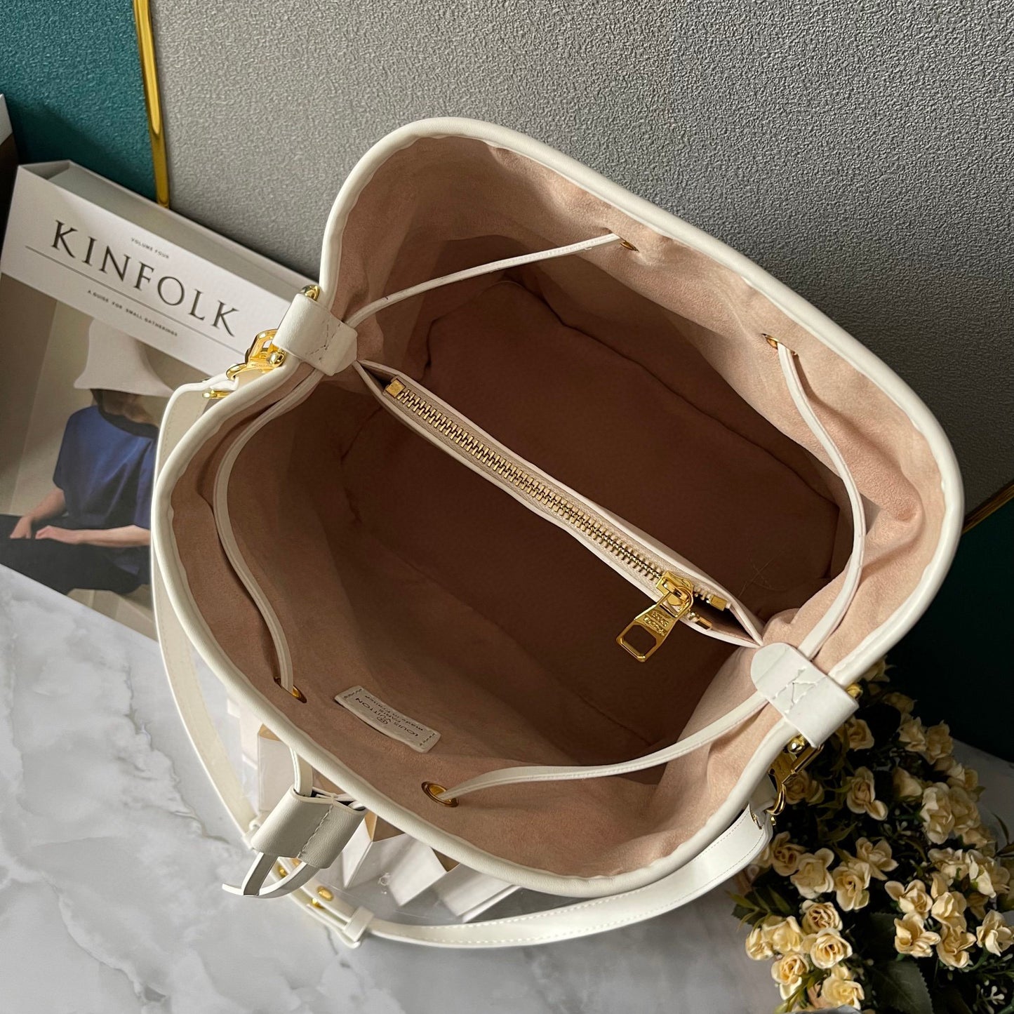 L-Bucket bag