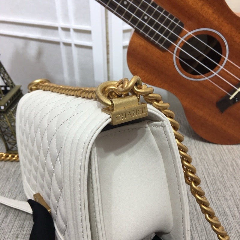CE-Pearl chain bag