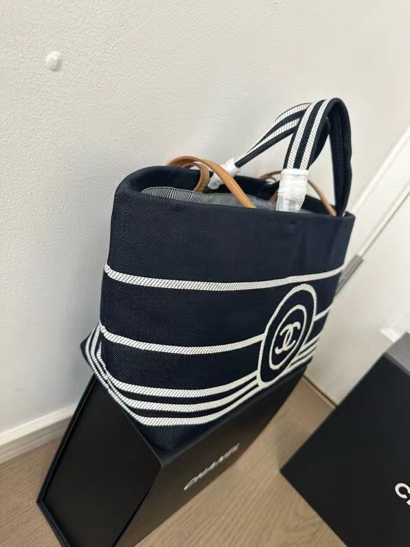 CE-Navy striped beach bag