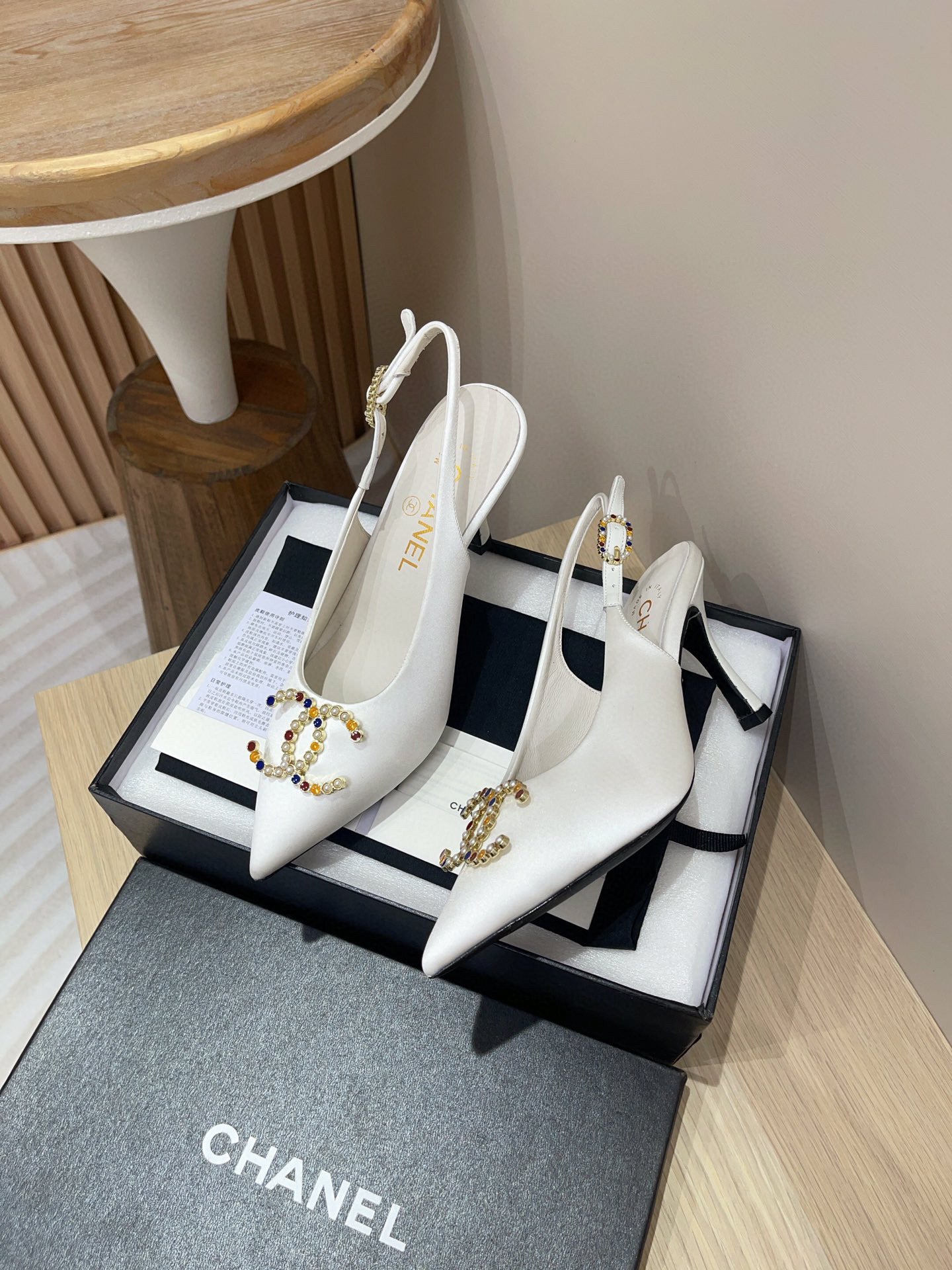 CE-High heel sandals