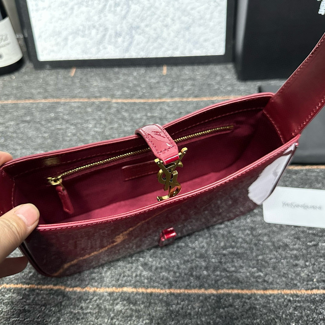 Y-2024 spring and summer new patent leather armpit bag!