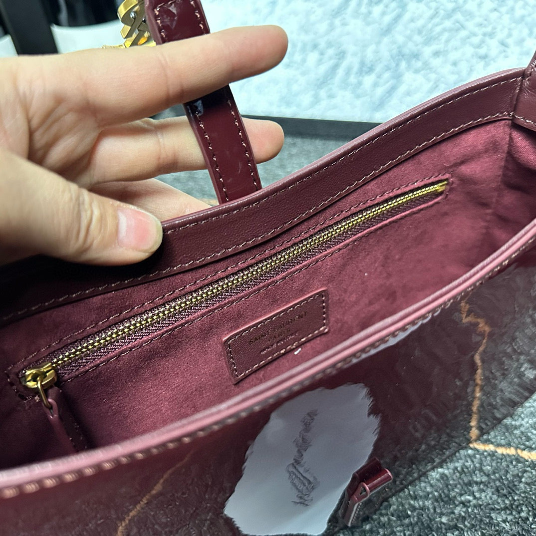 Y-2024 spring and summer new patent leather armpit bag!
