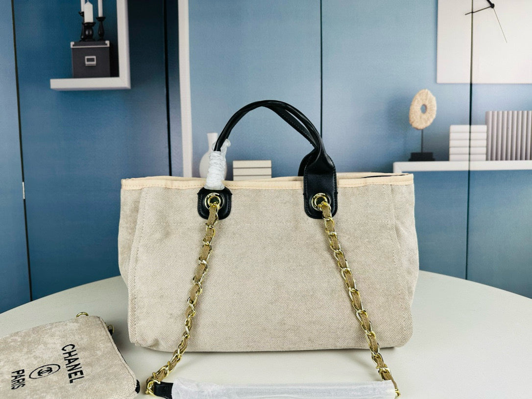 CE-Beach bag yet🏖️
