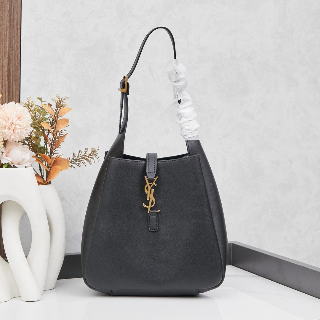 Y-Sisters Armpit Bag