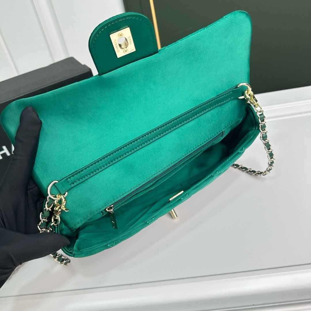 CE-Stunning velvet evening bag