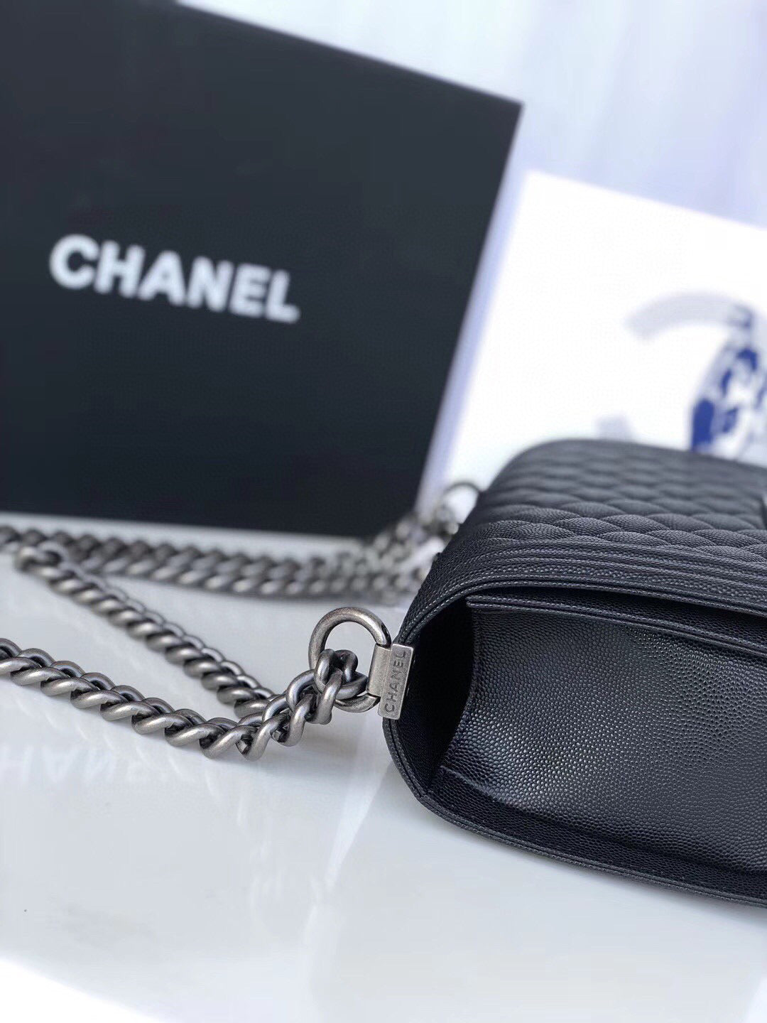CE-Chain Shoulder Bag
