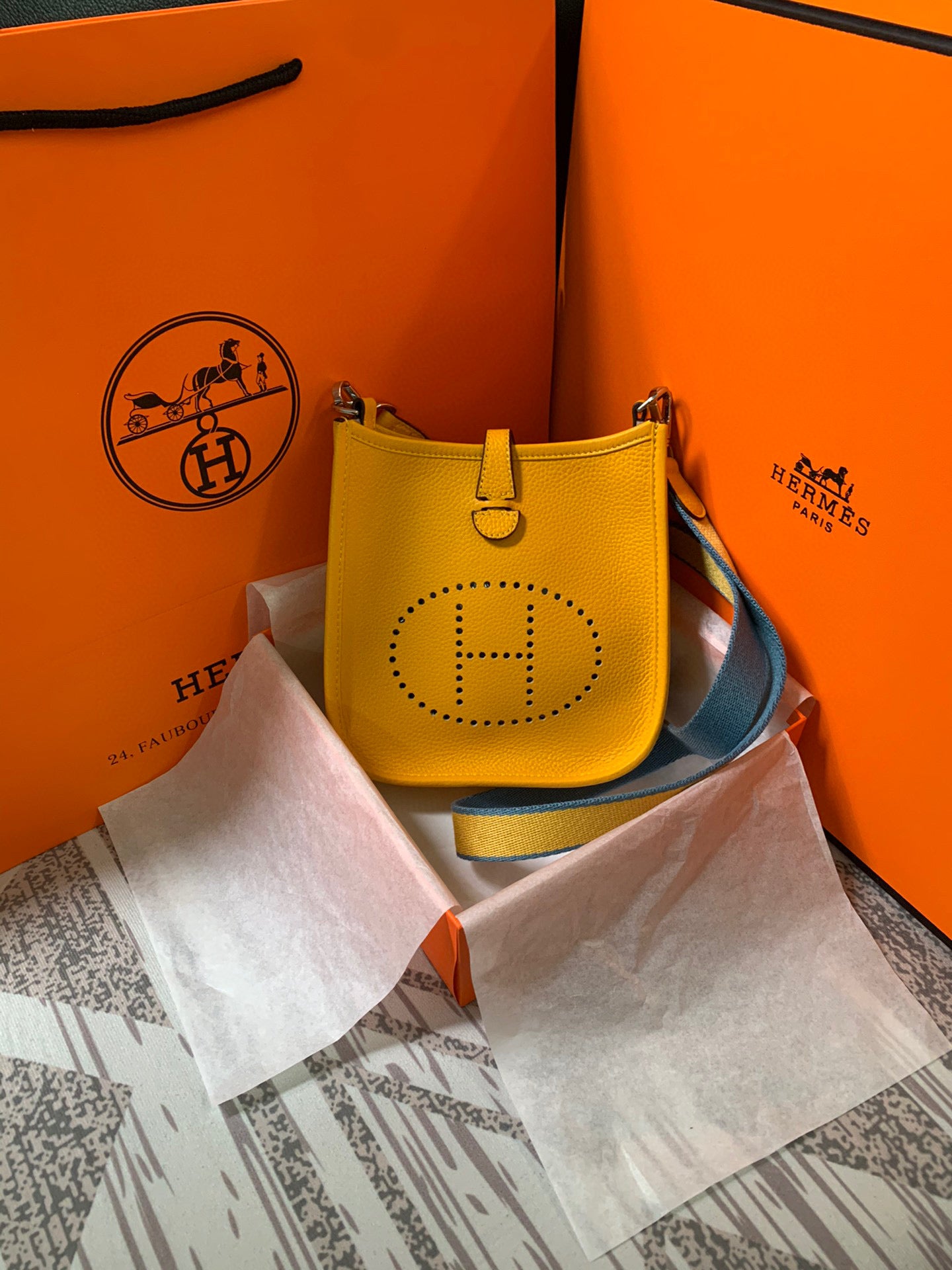 H-Evelyne mini