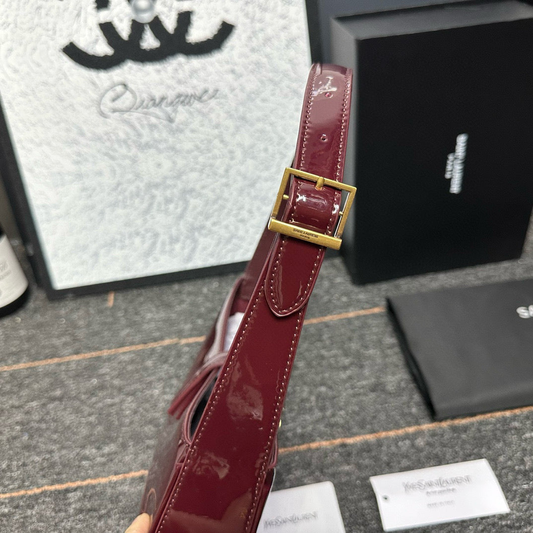 Y-2024 spring and summer new patent leather armpit bag!
