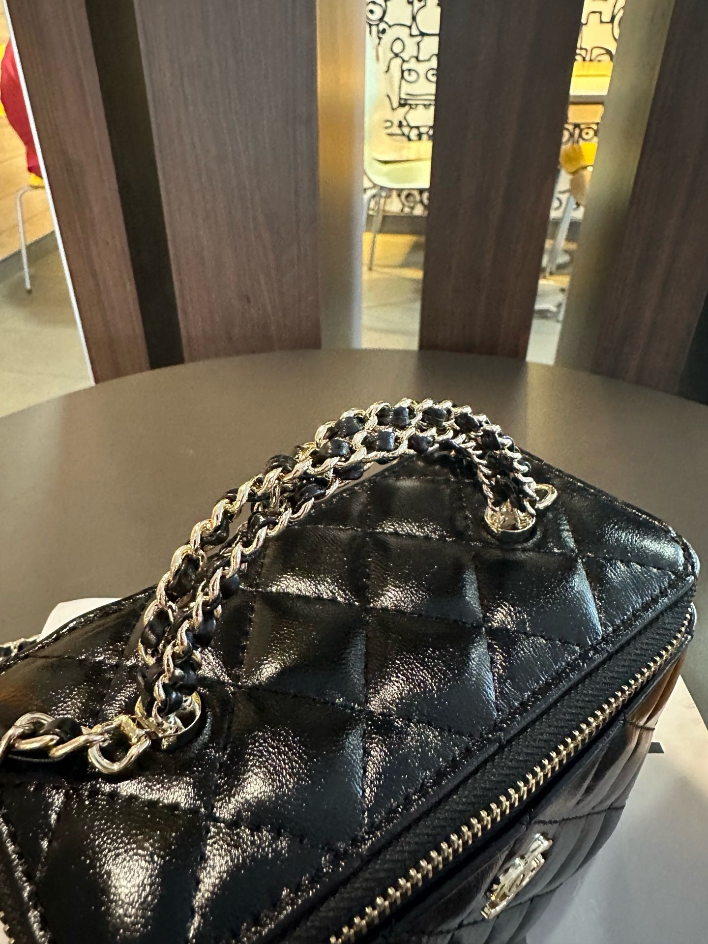 CE-24B twist leather handle box bag