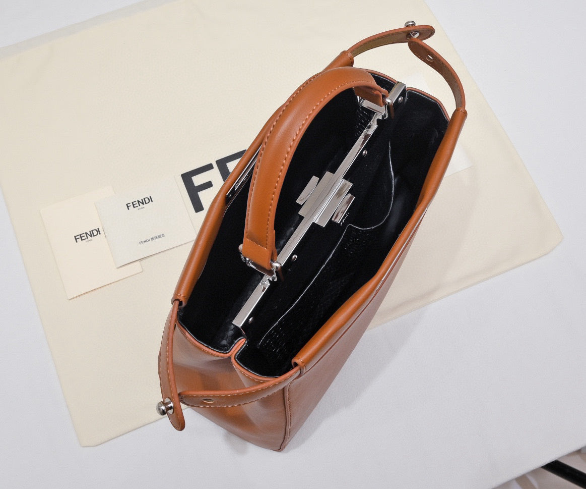 F-Mini clamshell chain handbag