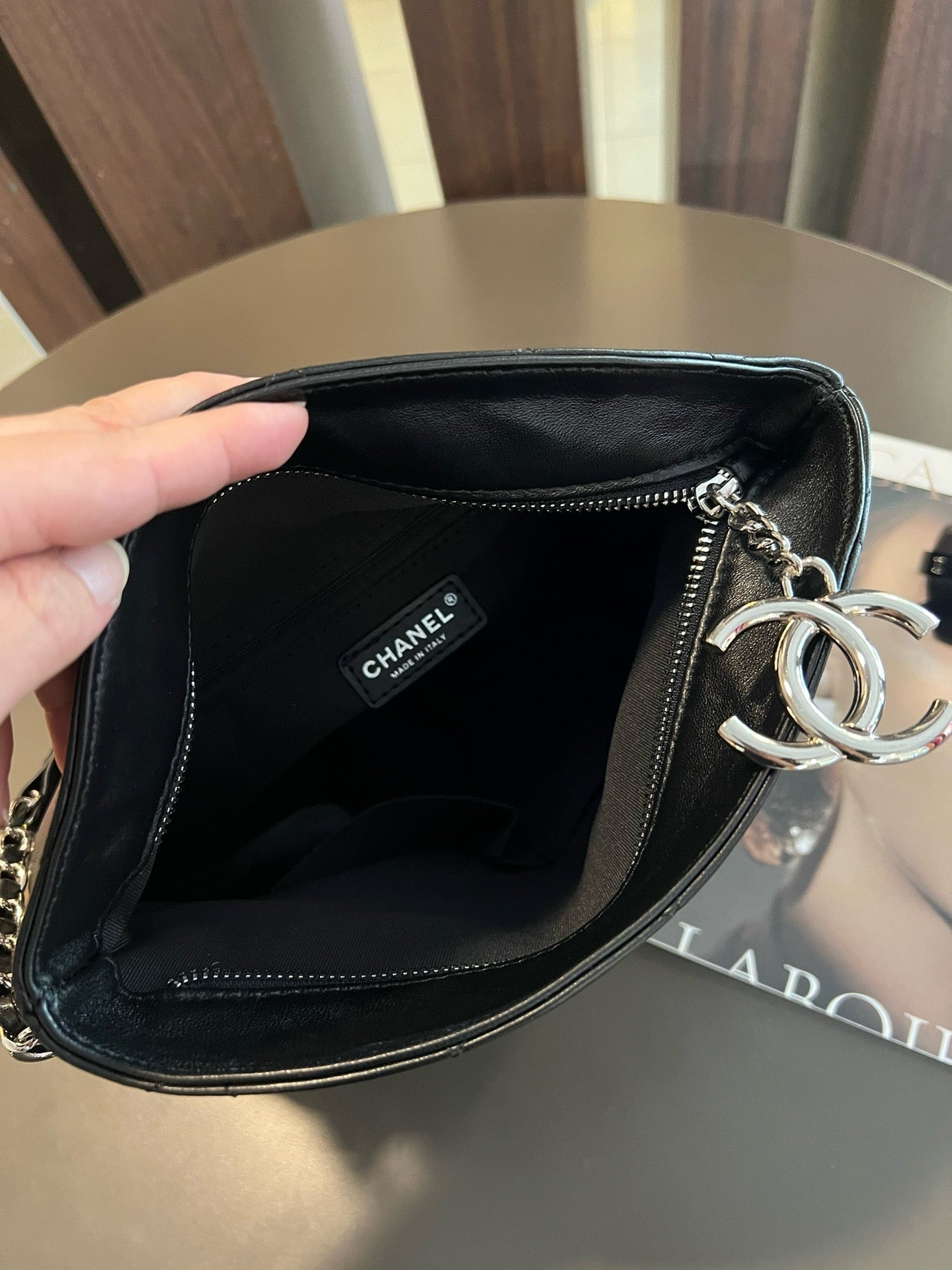 CE-Black silver outer stitching hobo