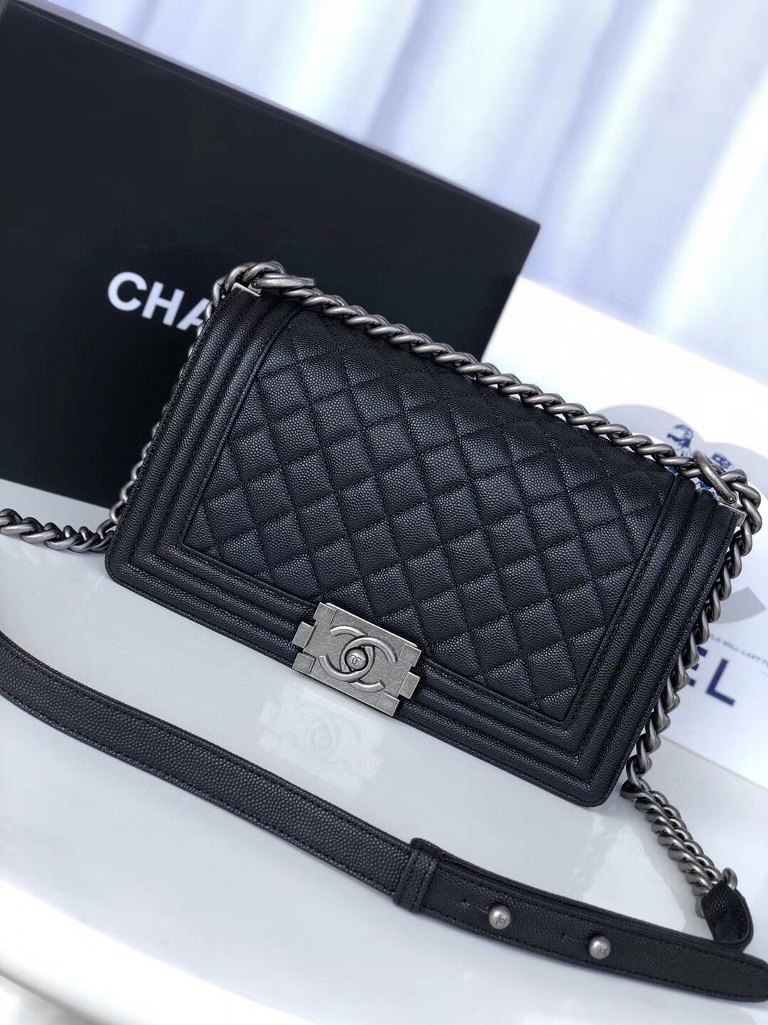 CE-Chain Shoulder Bag