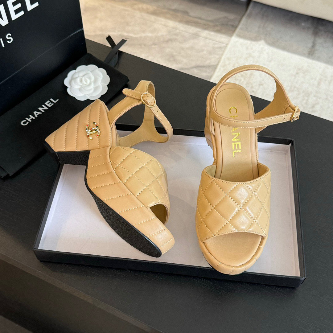 CE-Platform wedge sandals