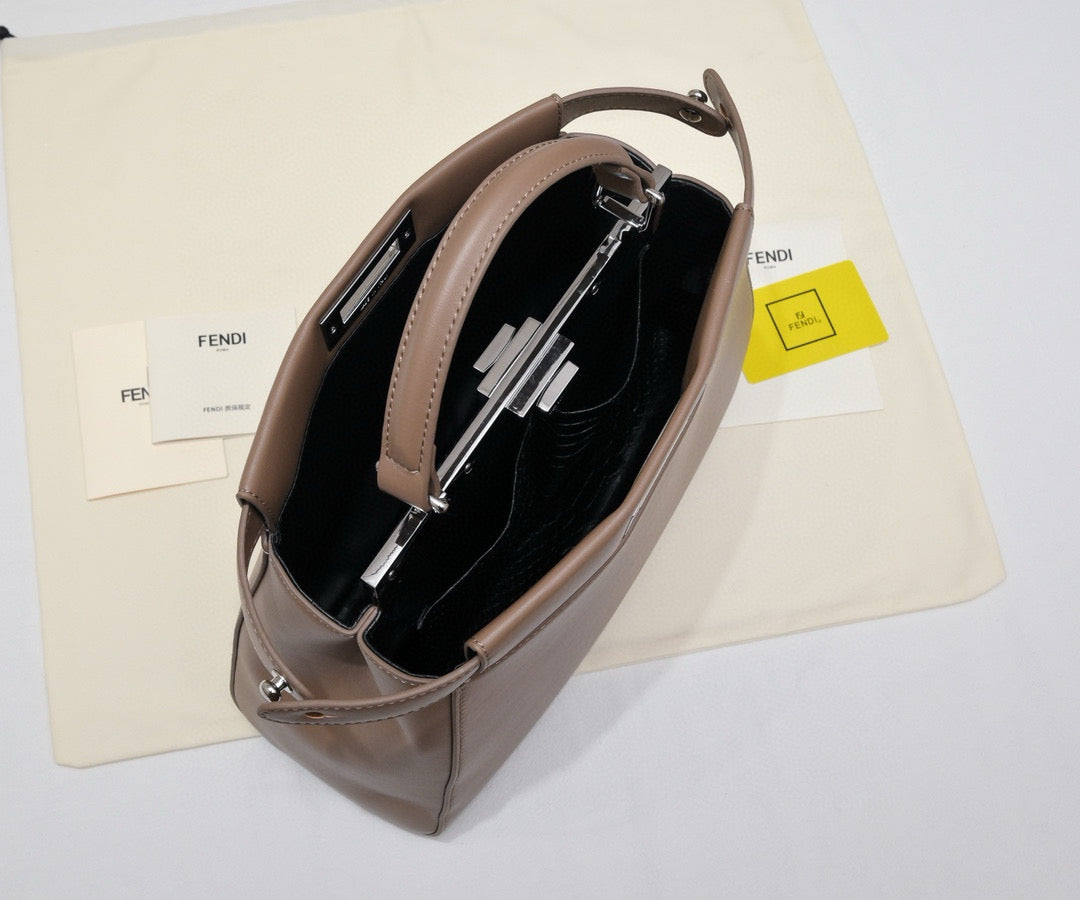 F-Mini clamshell chain handbag