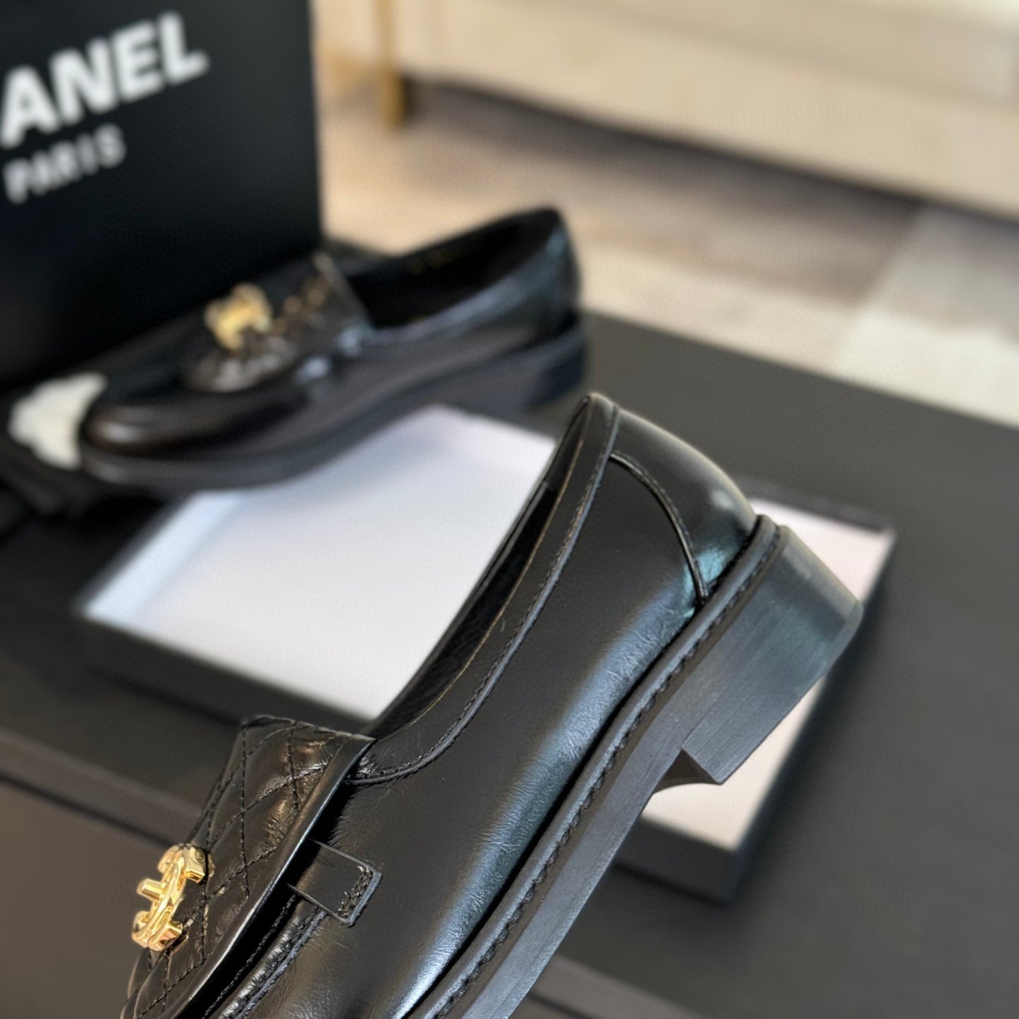 CE-Classic clamshell loafers