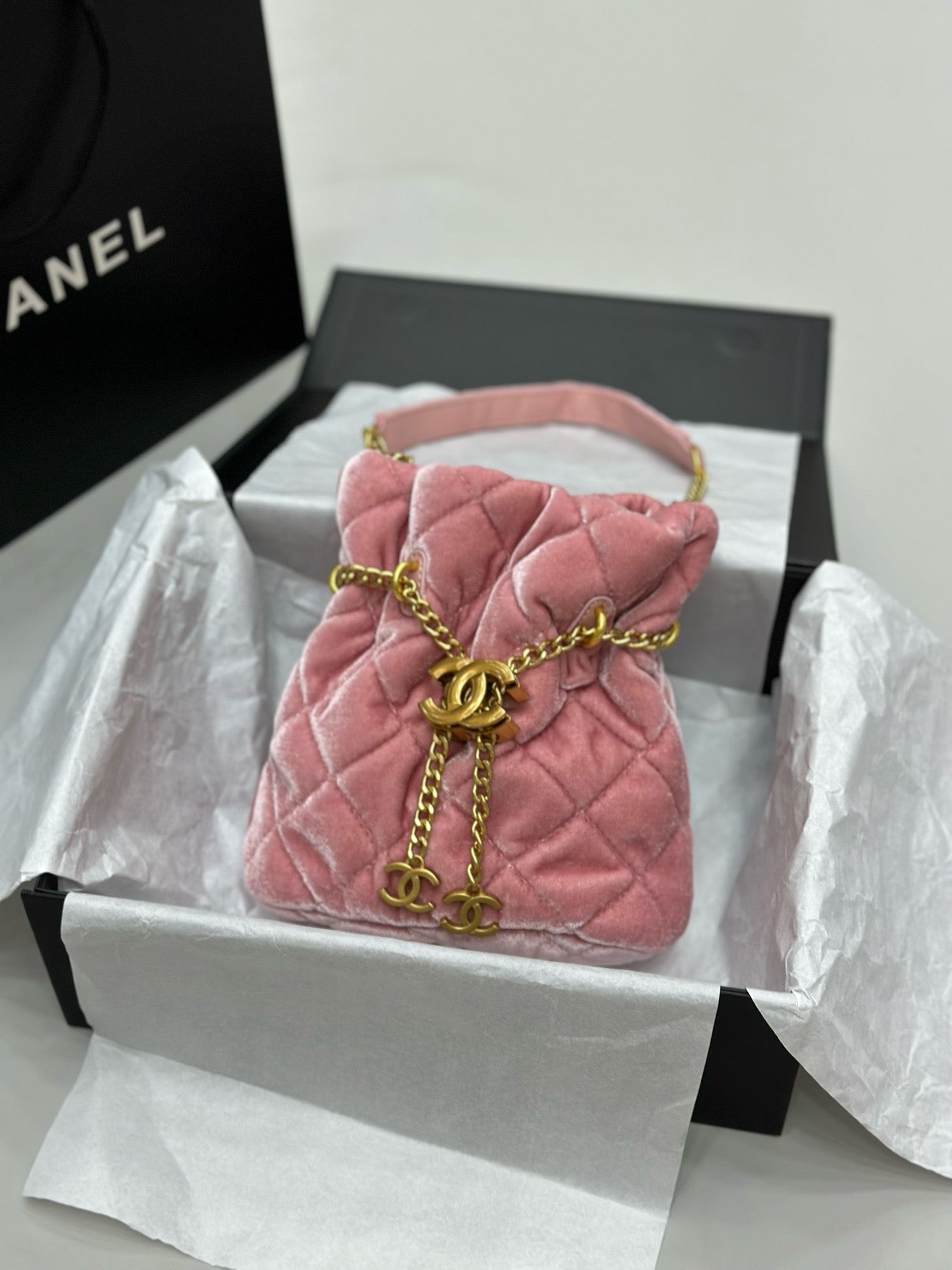 CE-Buckle bucket bag