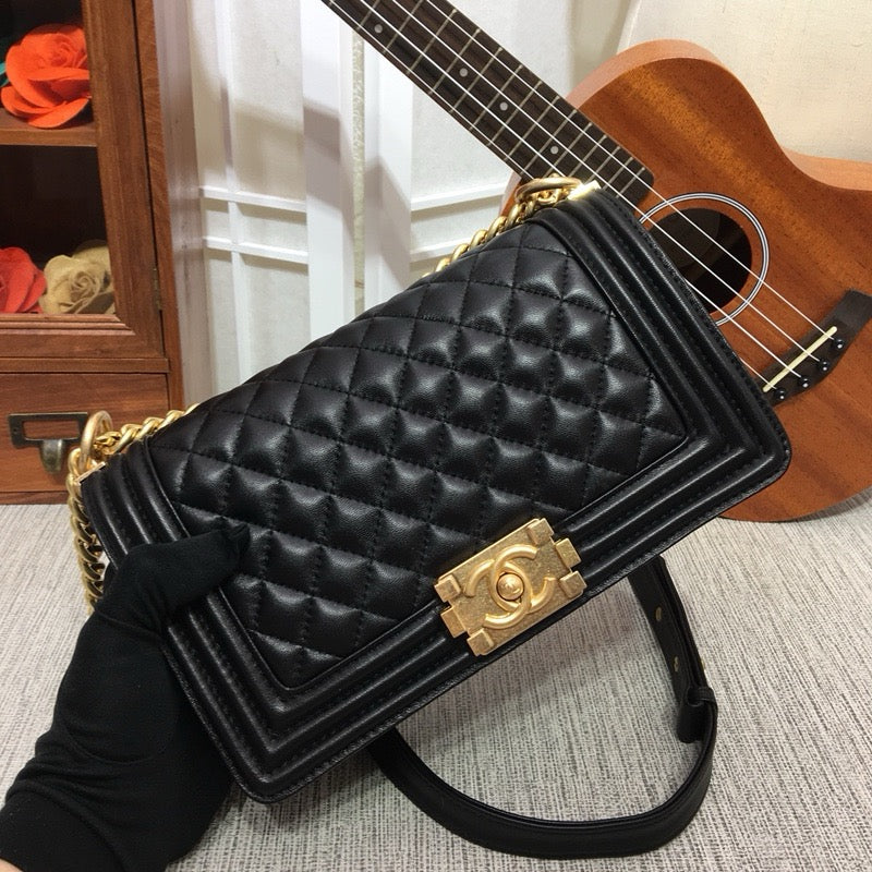 CE-Pearl chain bag
