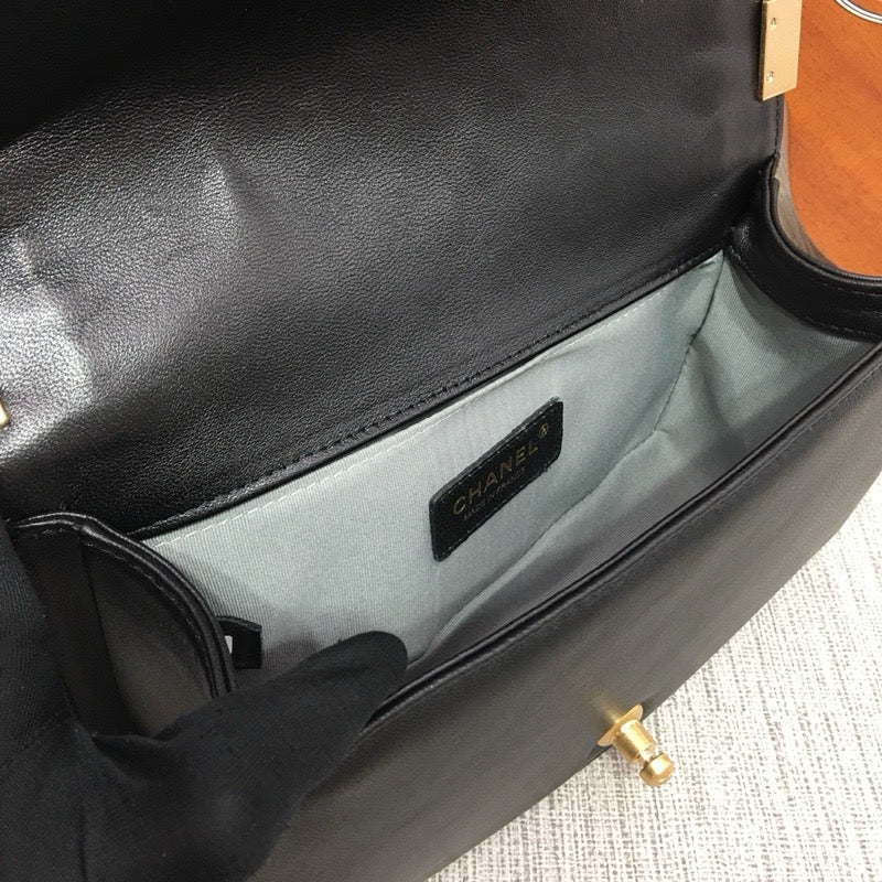 CE-Pearl chain bag