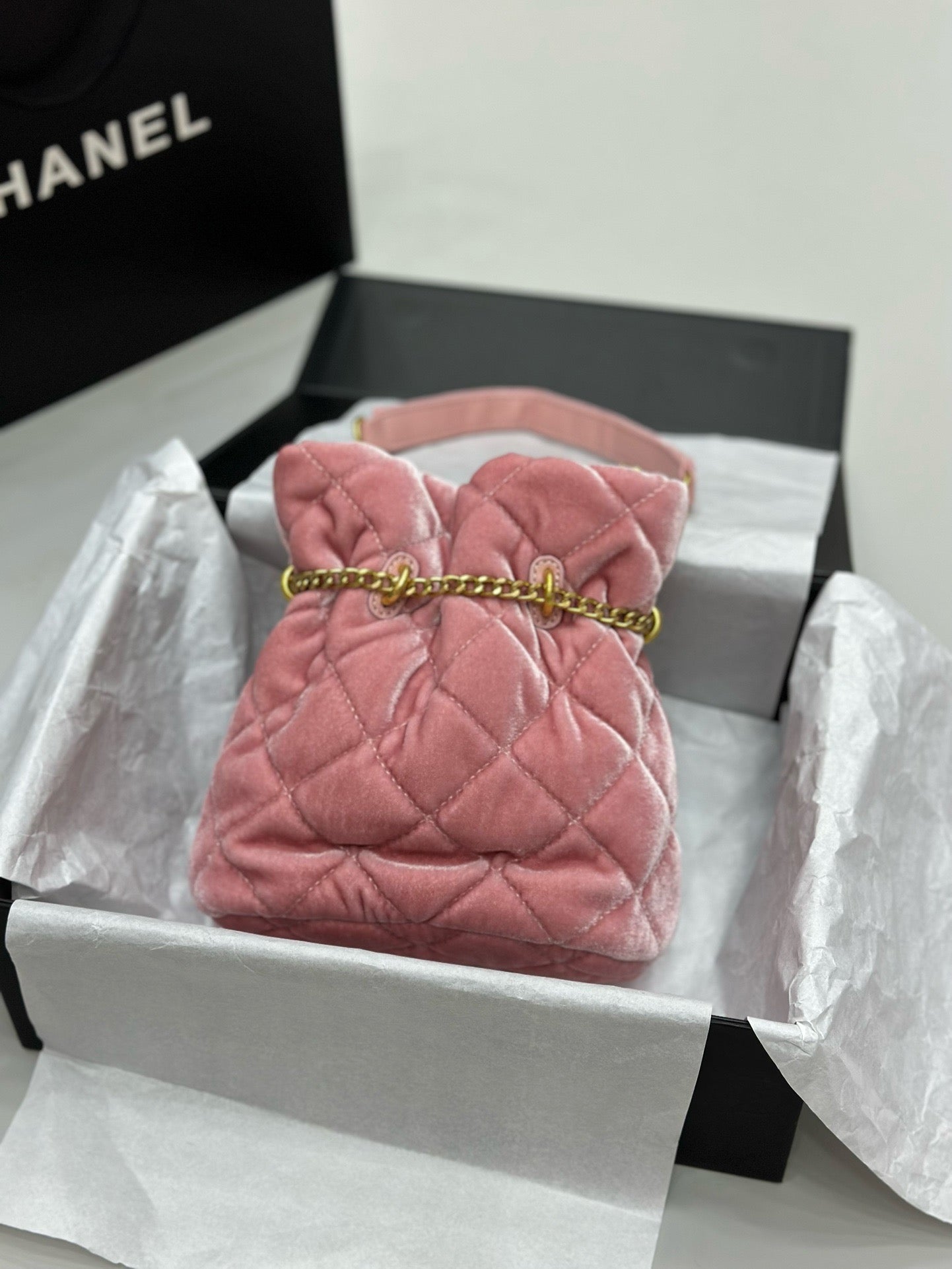 CE-Buckle bucket bag
