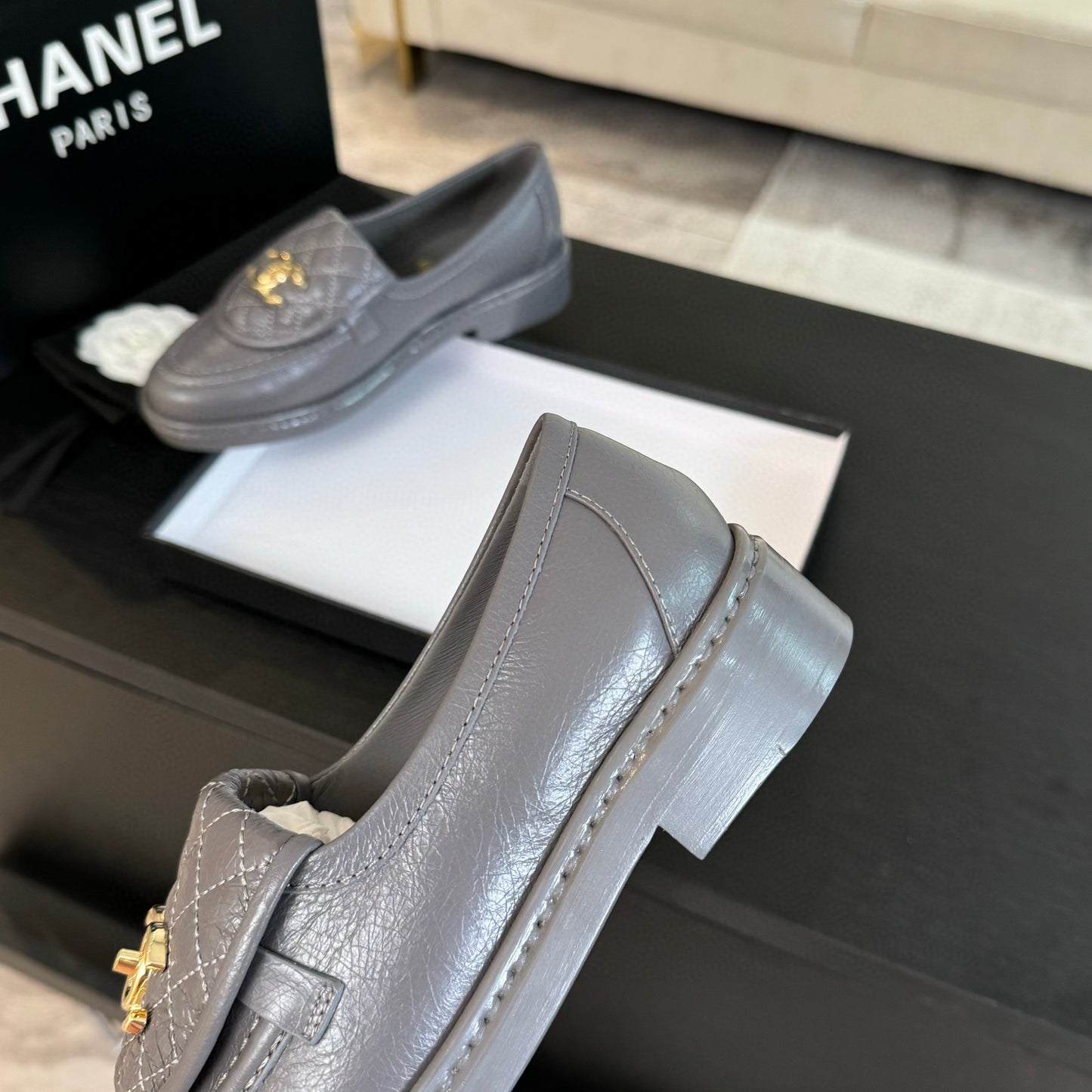 CE-Classic clamshell loafers