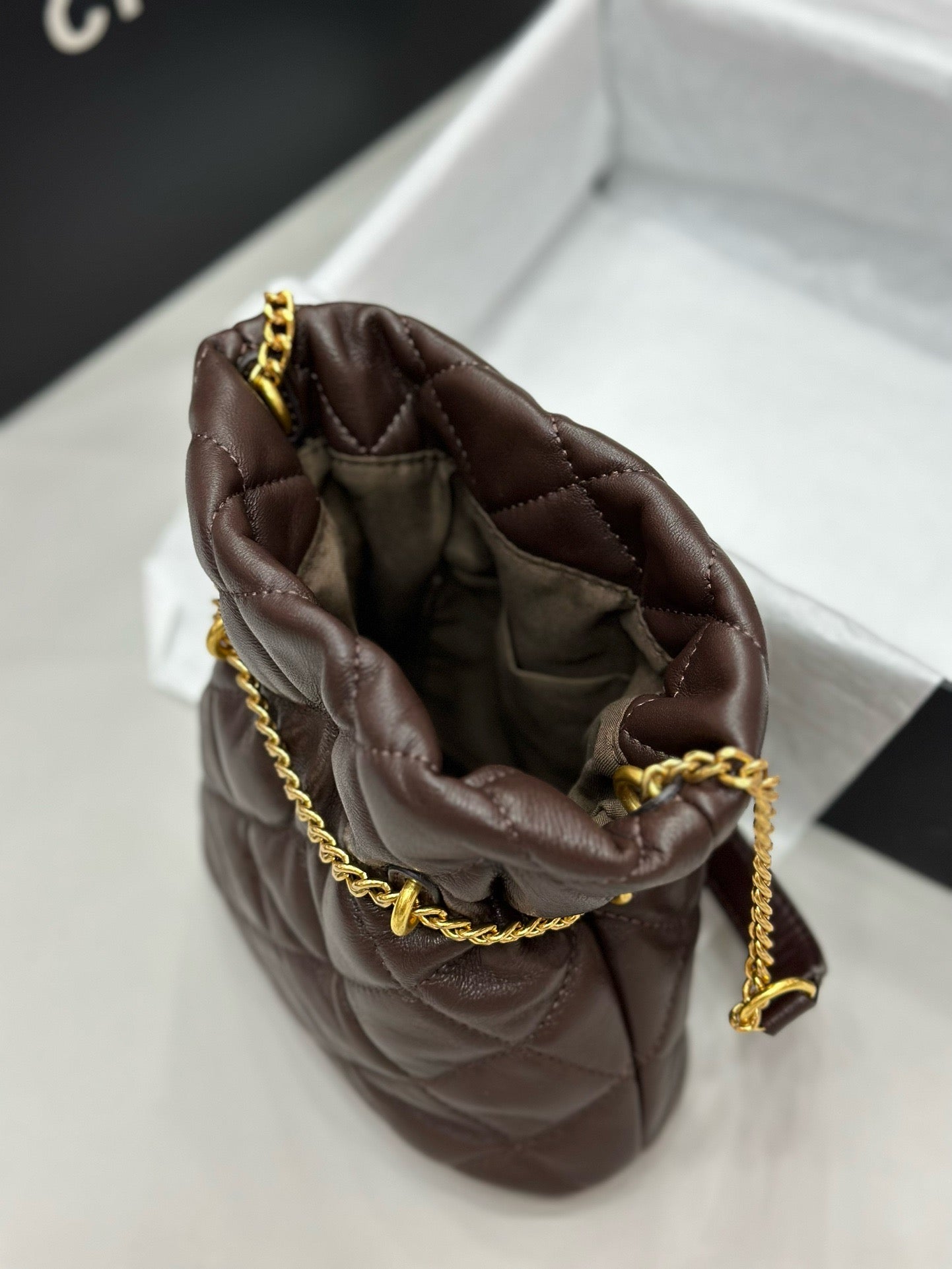 CE-Buckle bucket bag