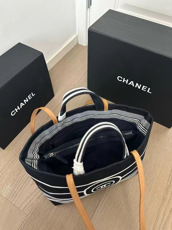 CE-Navy striped beach bag