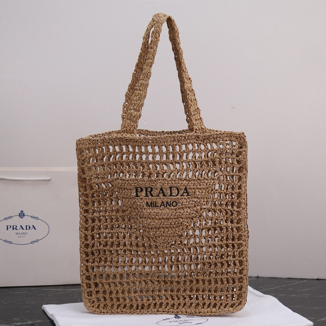 P-Raffia tote bag
