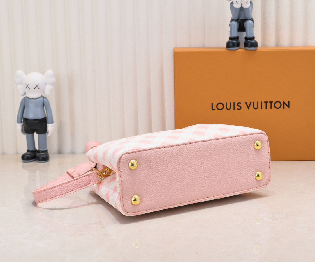 L-Capucines Taurillon (Medium)
