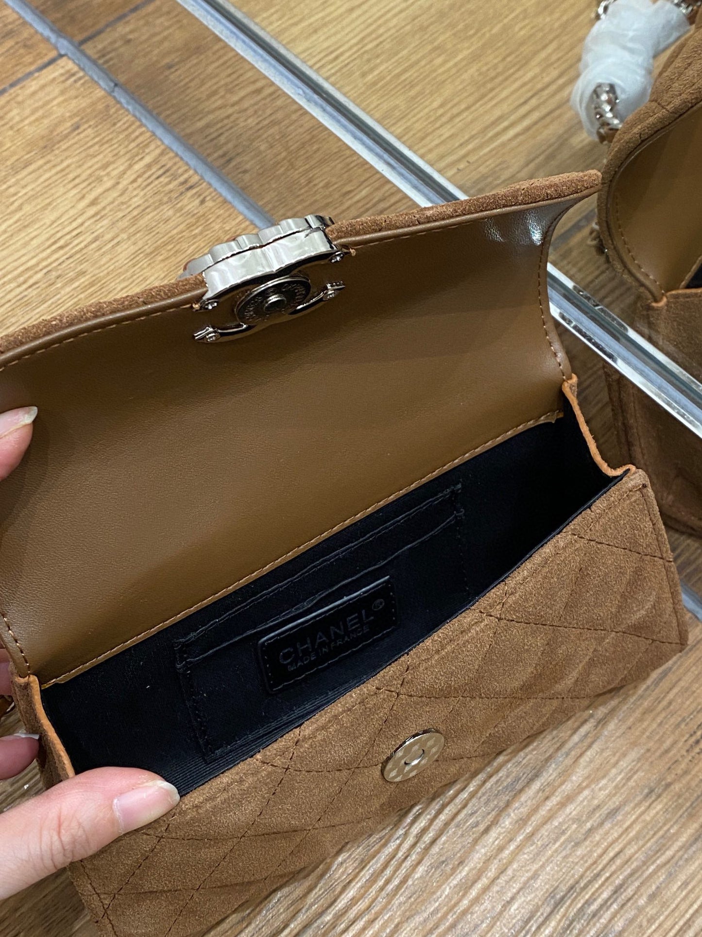 CE-Rhombus shoulder chain bag