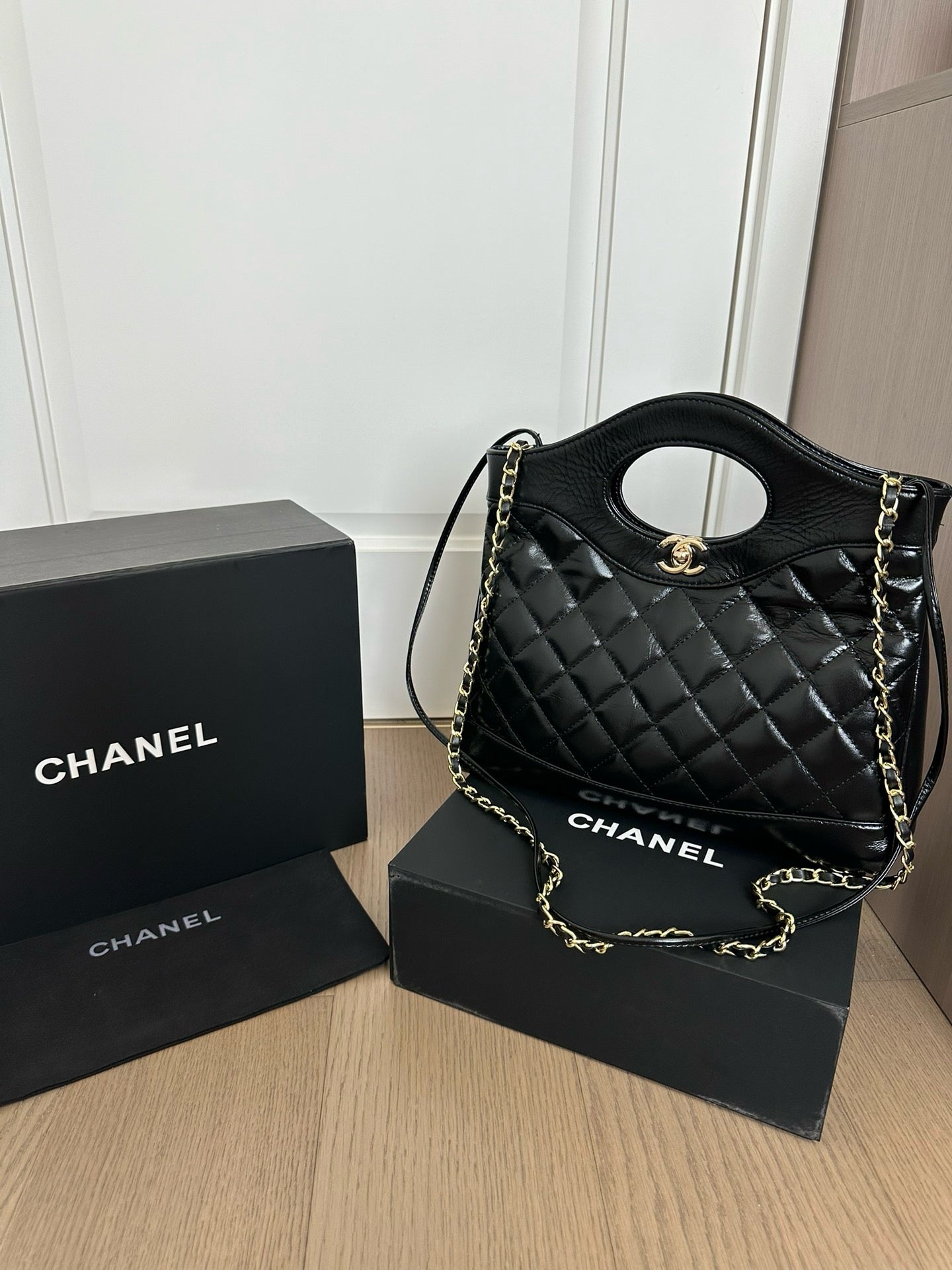 CE-24𝘽 Pretty Handbag