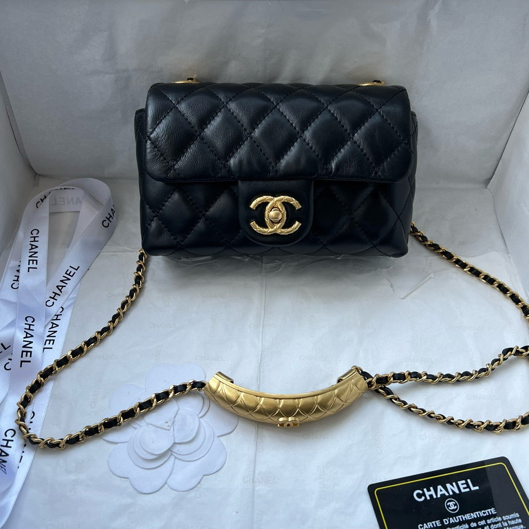 CE-24B’s latest metal adjustable flap bag
