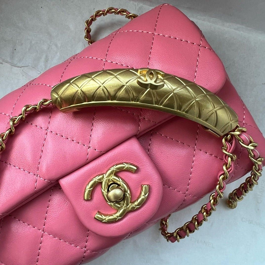 CE-24B’s latest metal adjustable flap bag